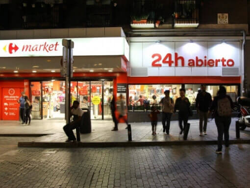 Carrefour experimenta abriendo 24 hs sus supermercados